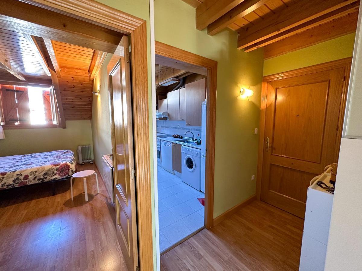 Acogedor Atico Duplex En El Centro En Biescas/4Pax Biescas (Aragon) Exterior foto